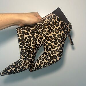 Chic Minolo Blahnik Leopard Print Heeled Boots